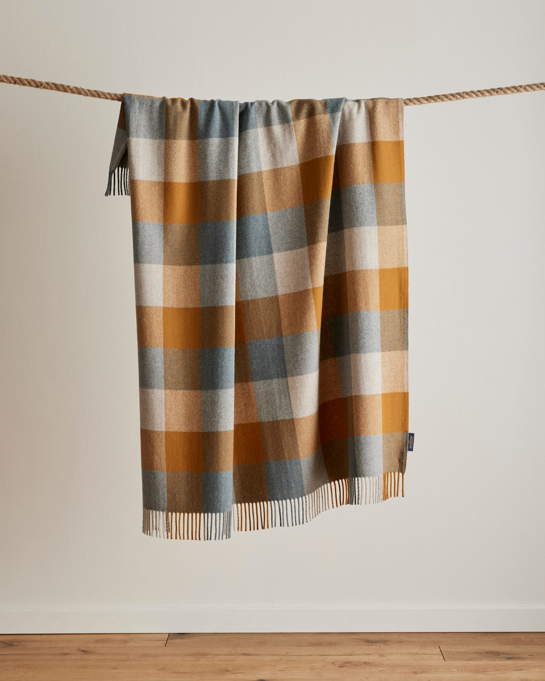 Eco-Wise Washable Throw<br>Shale/Copper